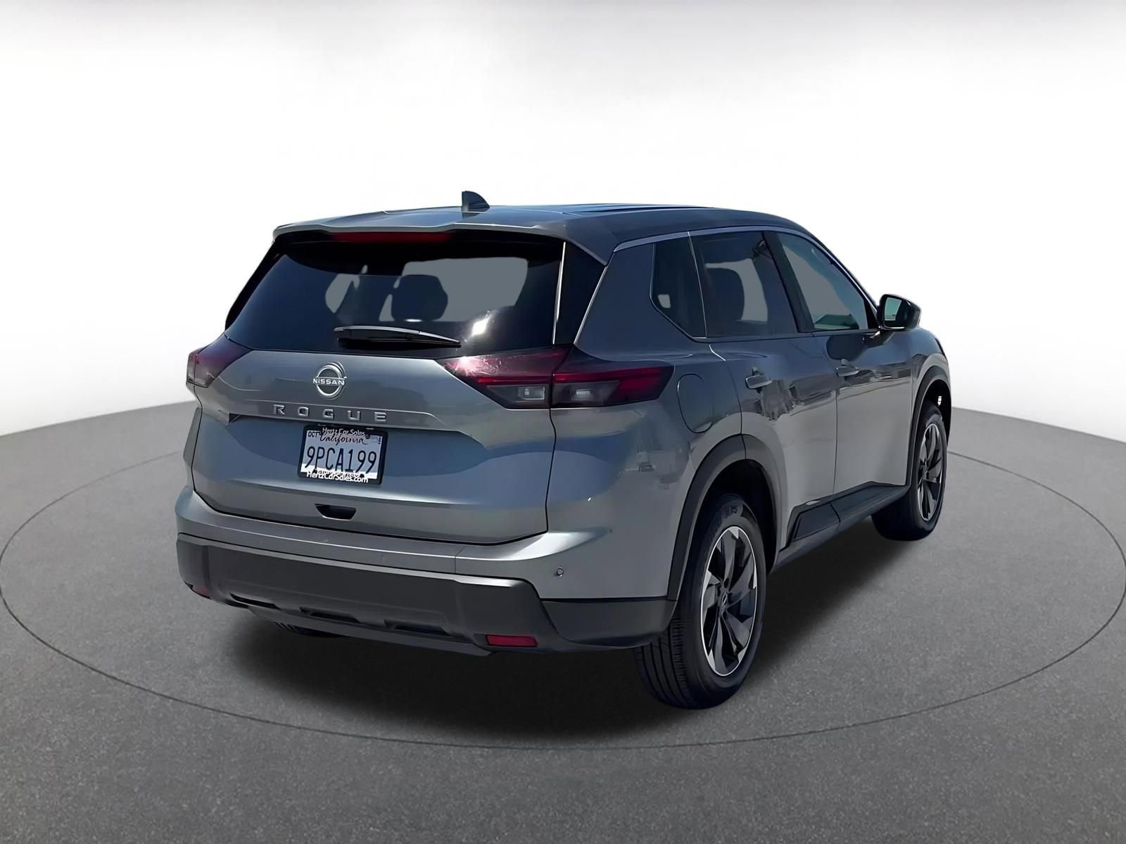 Used 2025 Nissan Rogue SV FWD image 15