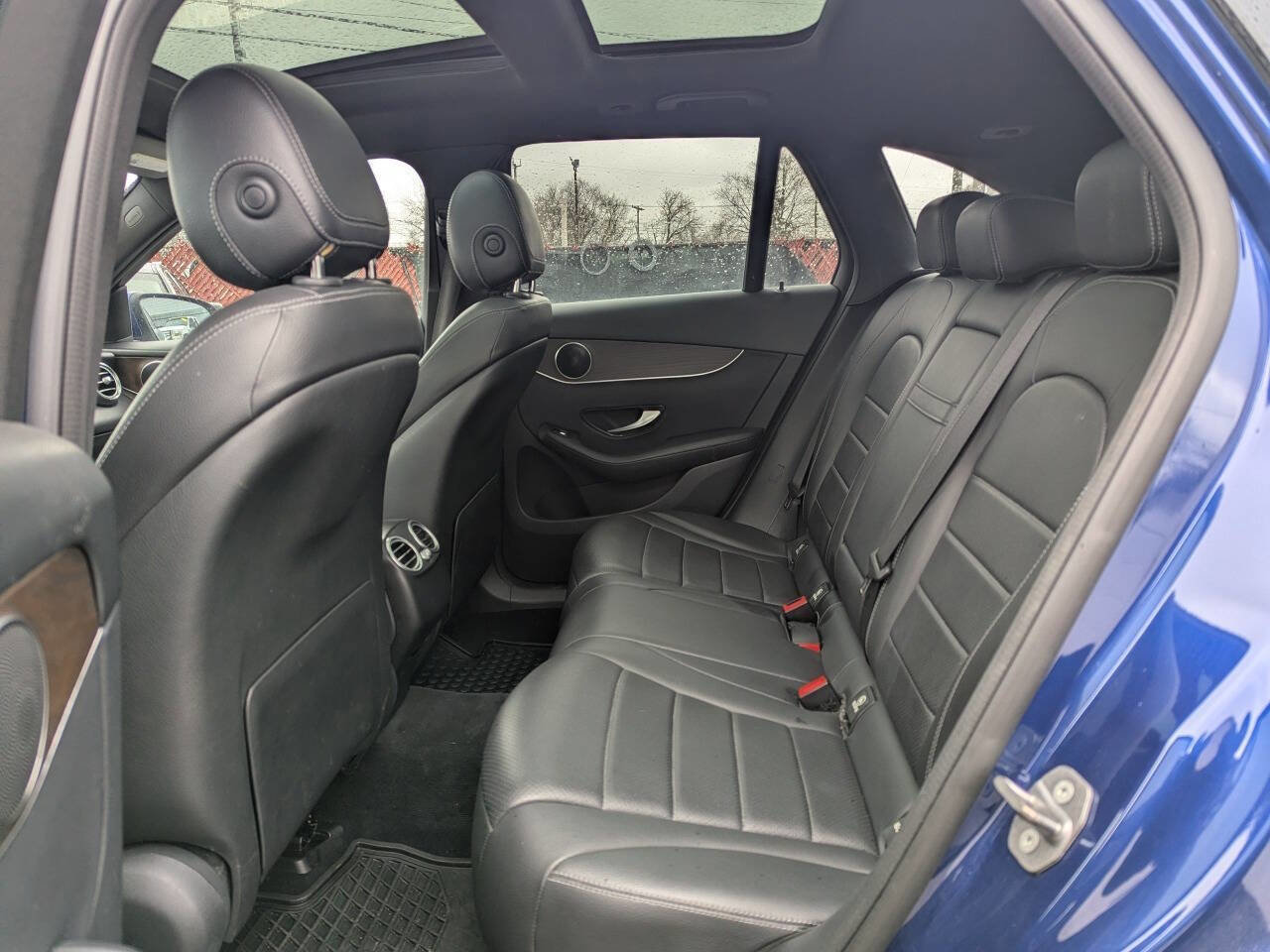 Used 2019 Mercedes-Benz GLC 300 4MATIC image 15