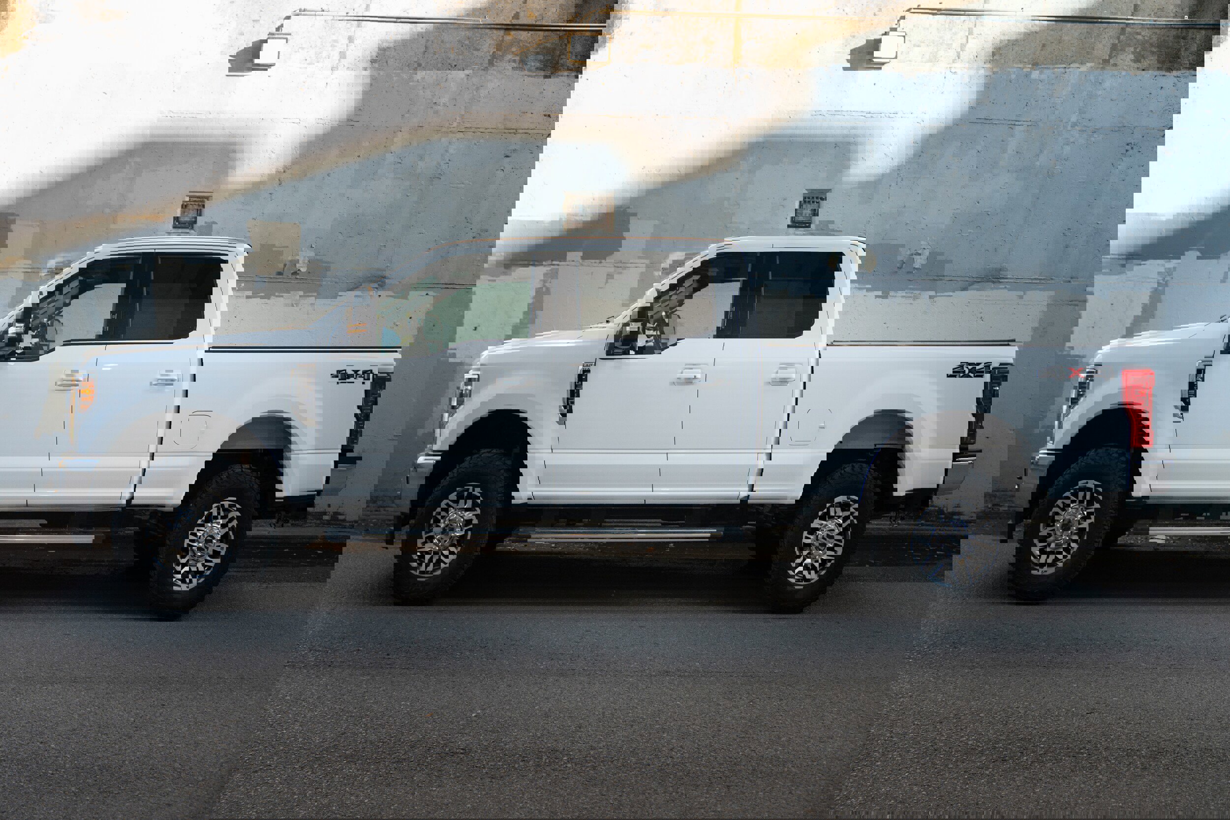 Used 2019 Ford F350 Lariat image 6