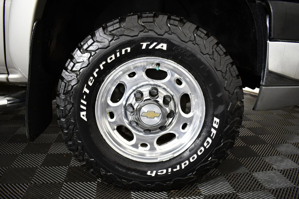 Used 2004 Chevrolet Silverado 2500 LS image 27