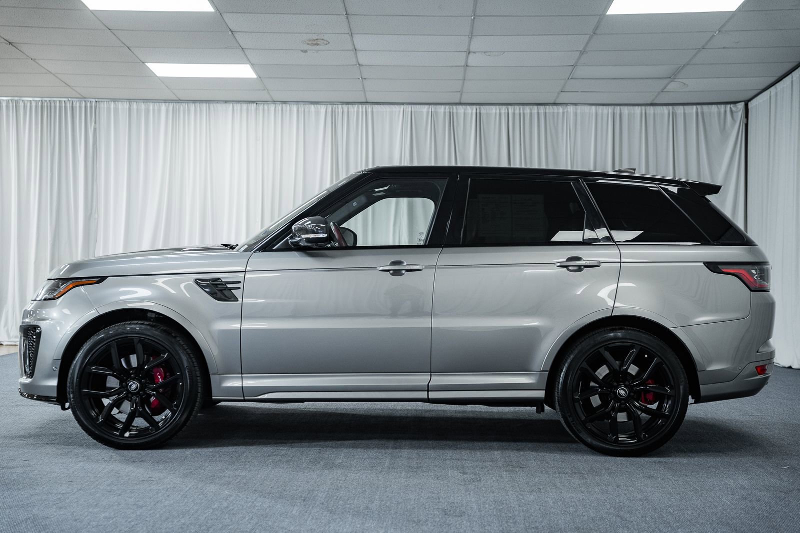 Used 2019 Land Rover Range Rover Sport SVR image 5
