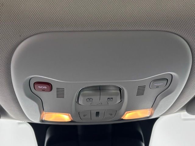 Used 2023 Jeep Renegade Latitude w/ Sun/Sound Group image 28