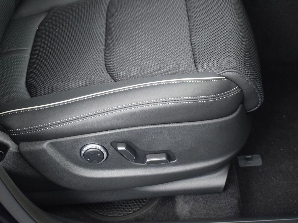 Used 2025 Genesis GV70 2.5T w/ Sport Prestige Package image 15