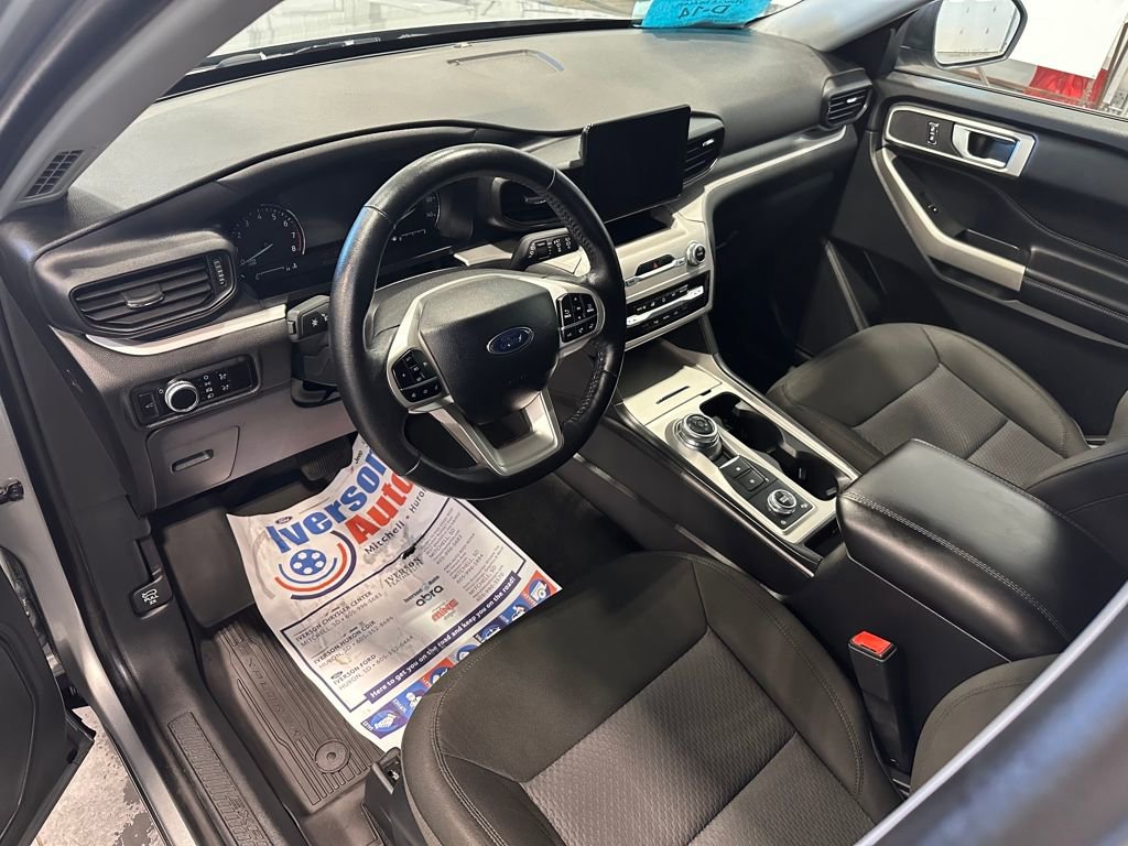 Used 2023 Ford Explorer XLT image 15