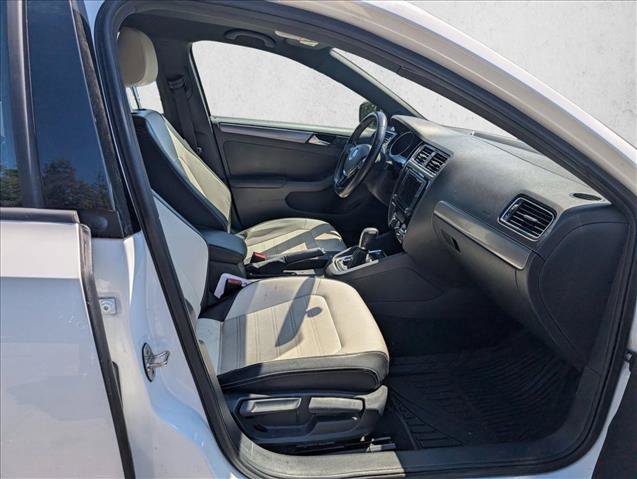 Used 2016 Volkswagen Jetta Sport FWD image 17
