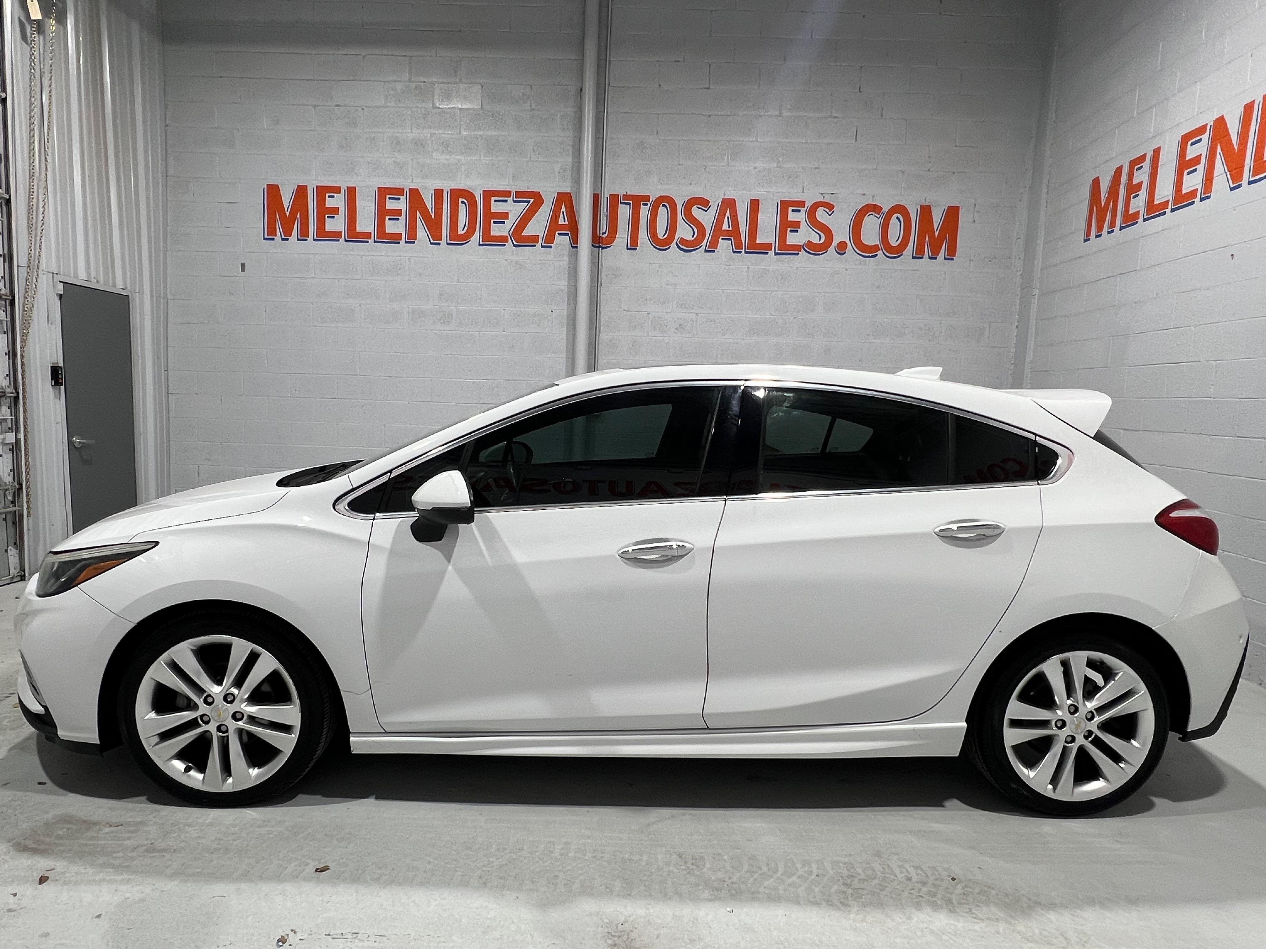 Used 2018 Chevrolet Cruze Premier FWD image 2