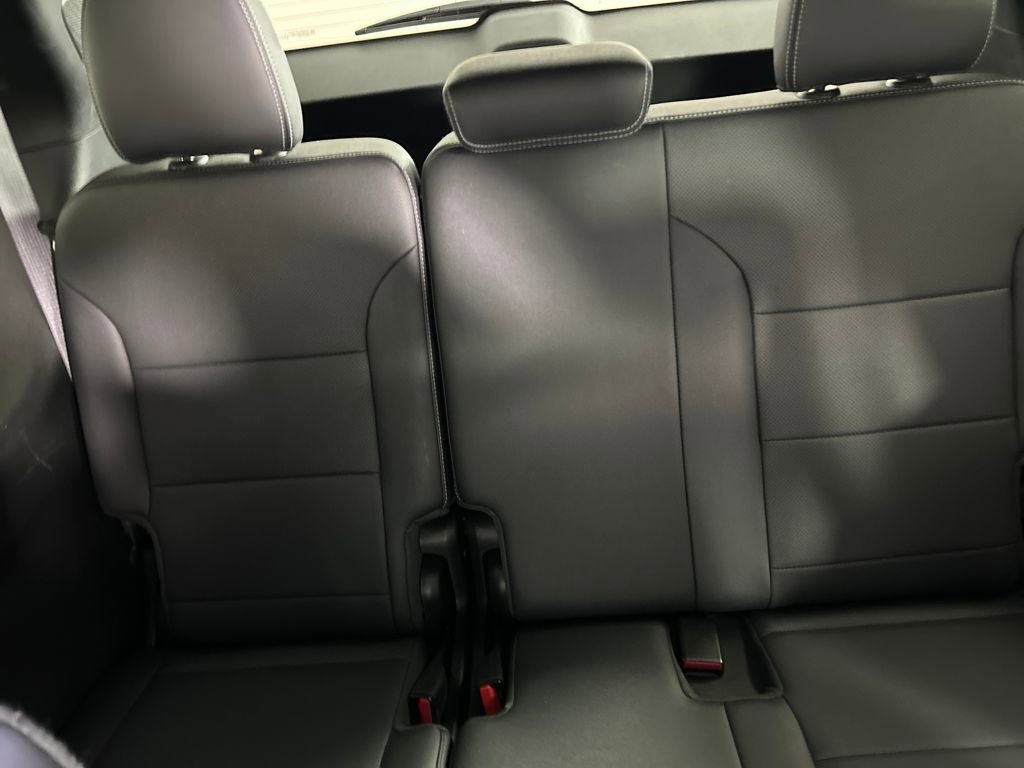 Used 2025 Chevrolet Traverse LT image 21