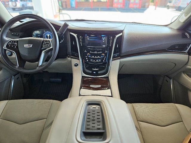 Used 2017 Cadillac Escalade Luxury image 15
