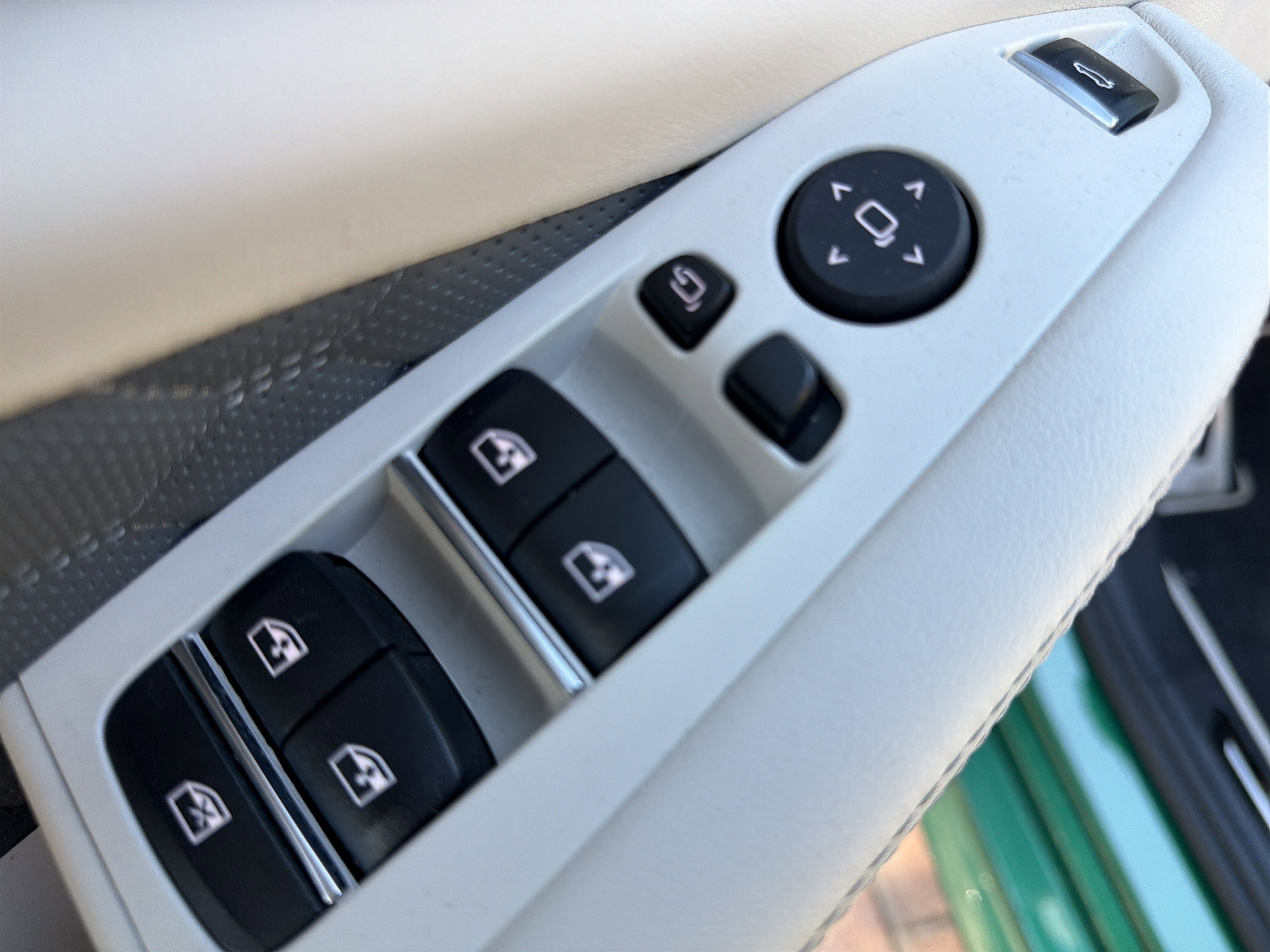 Used 2024 BMW X5 M Competition w/ Executive Package image 15