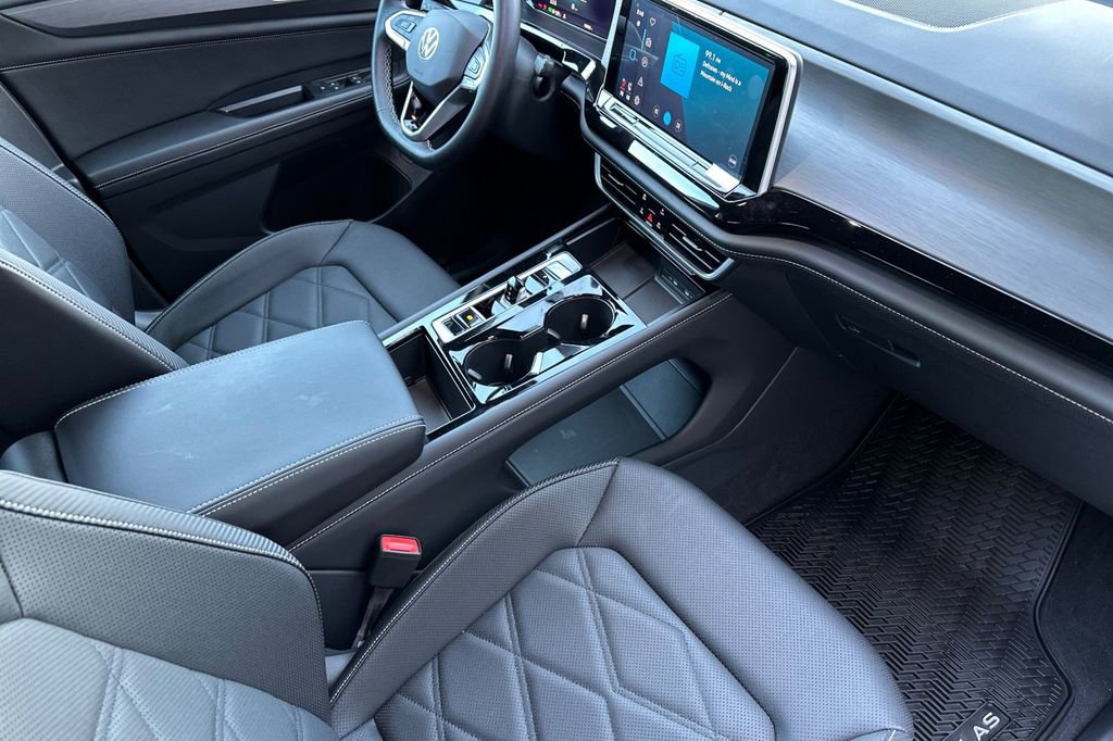 Used 2024 Volkswagen Atlas Cross Sport SE image 16