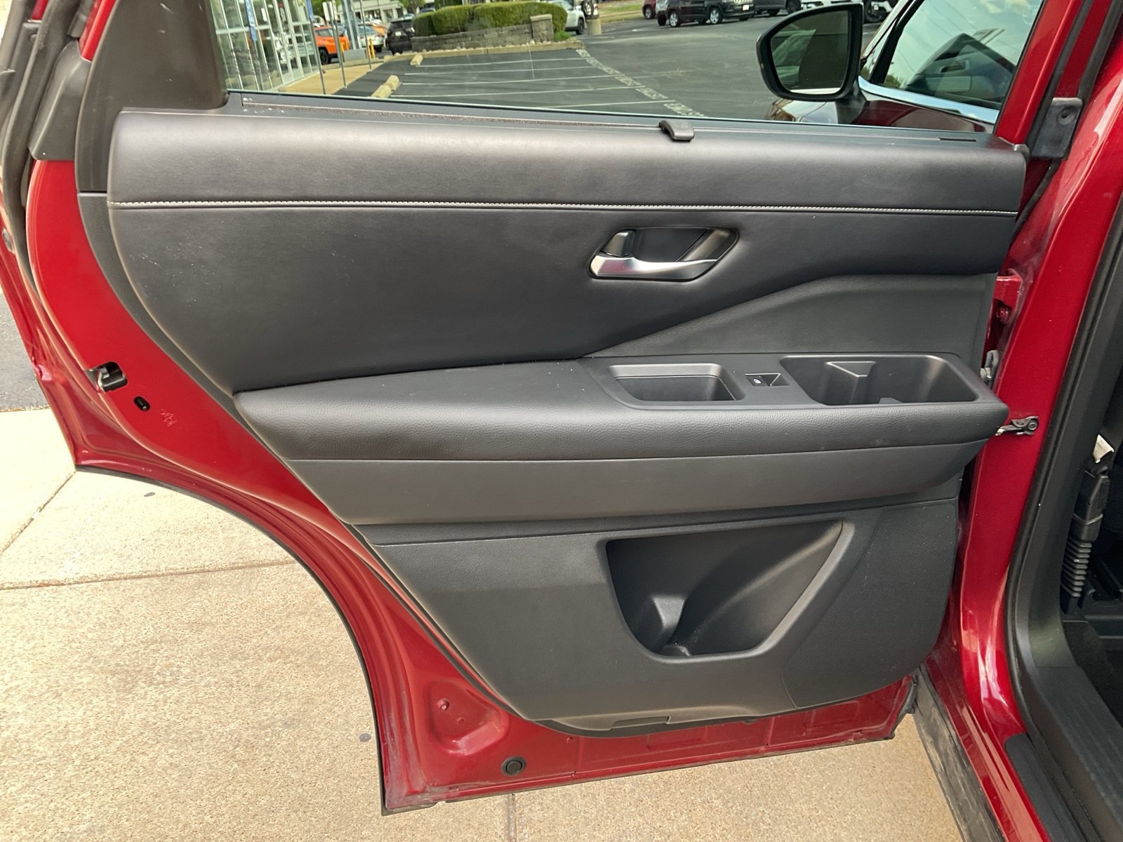 Used 2024 Nissan Pathfinder SL FWD image 24