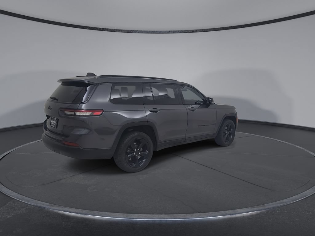 Used 2023 Jeep Grand Cherokee L Laredo AWD/4WD image 17