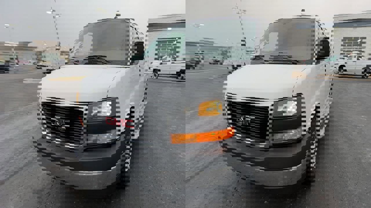 Used 2024 GMC Savana 2500 w/ Driver Convenience Package image 3
