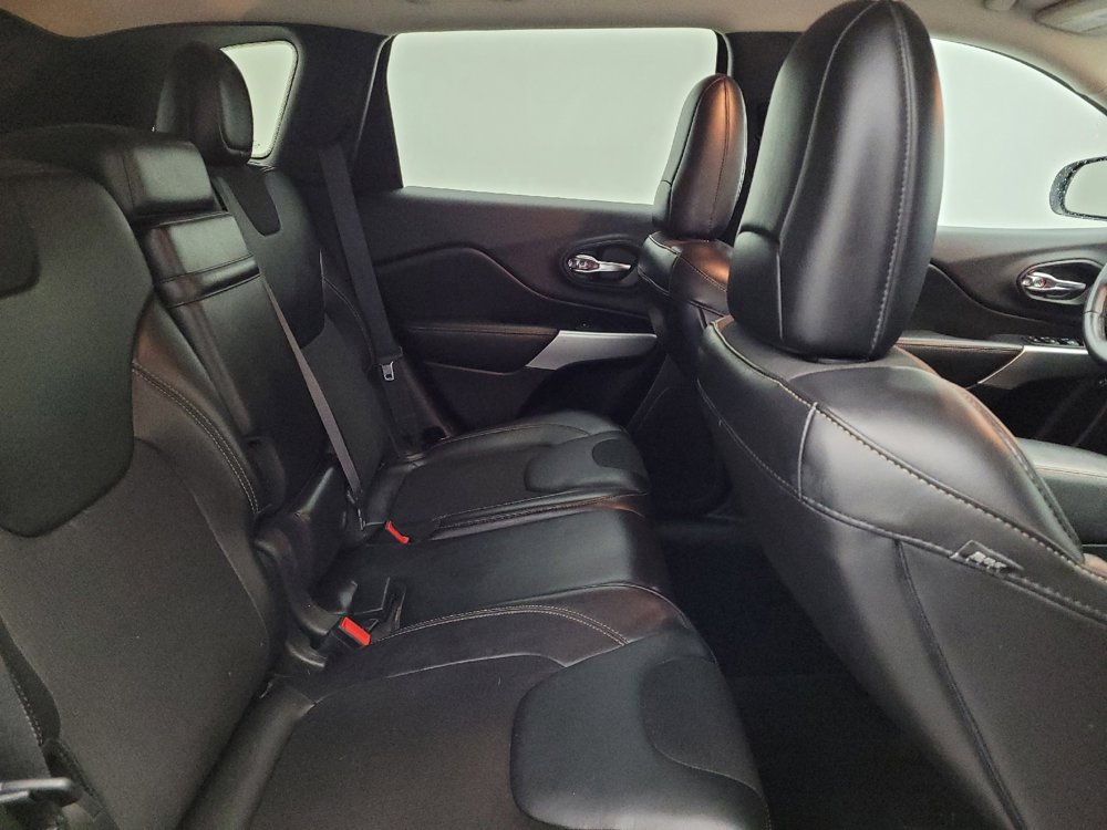 Used 2018 Jeep Cherokee Latitude Plus image 19