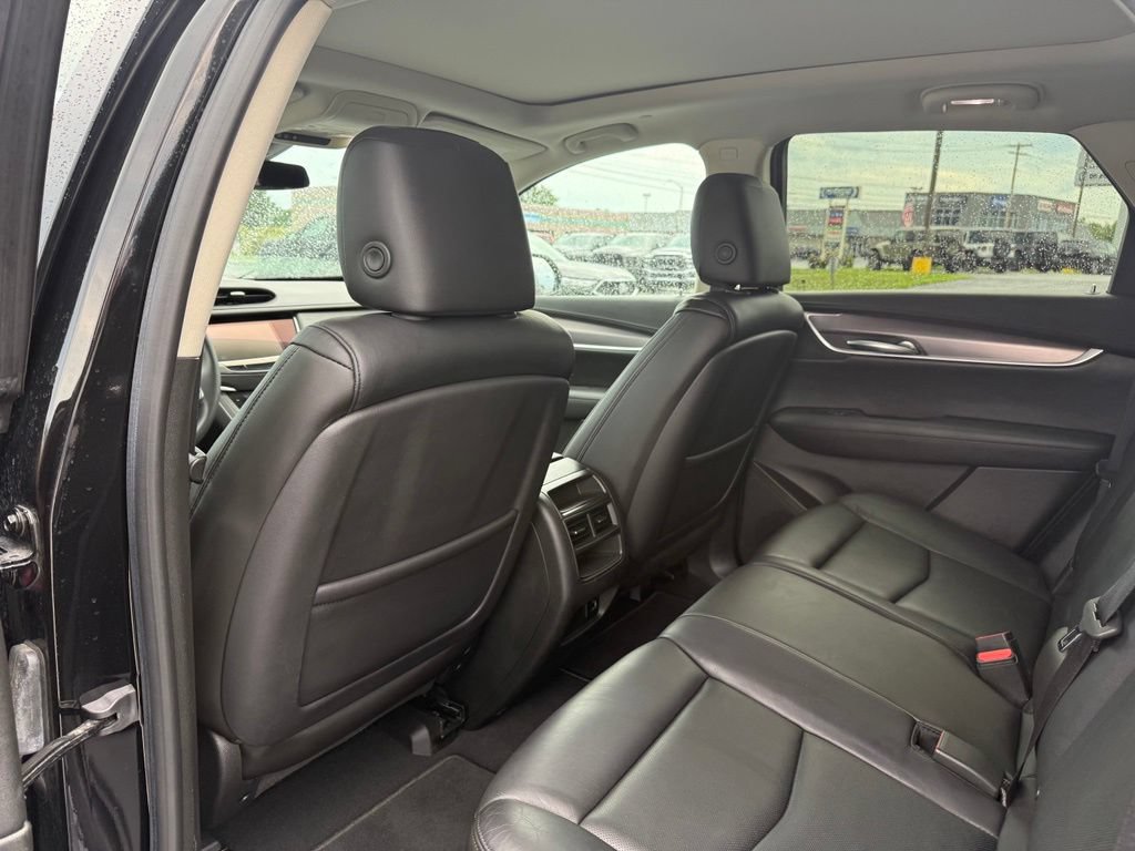 Used 2017 Cadillac XT5 Premium Luxury AWD/4WD image 14