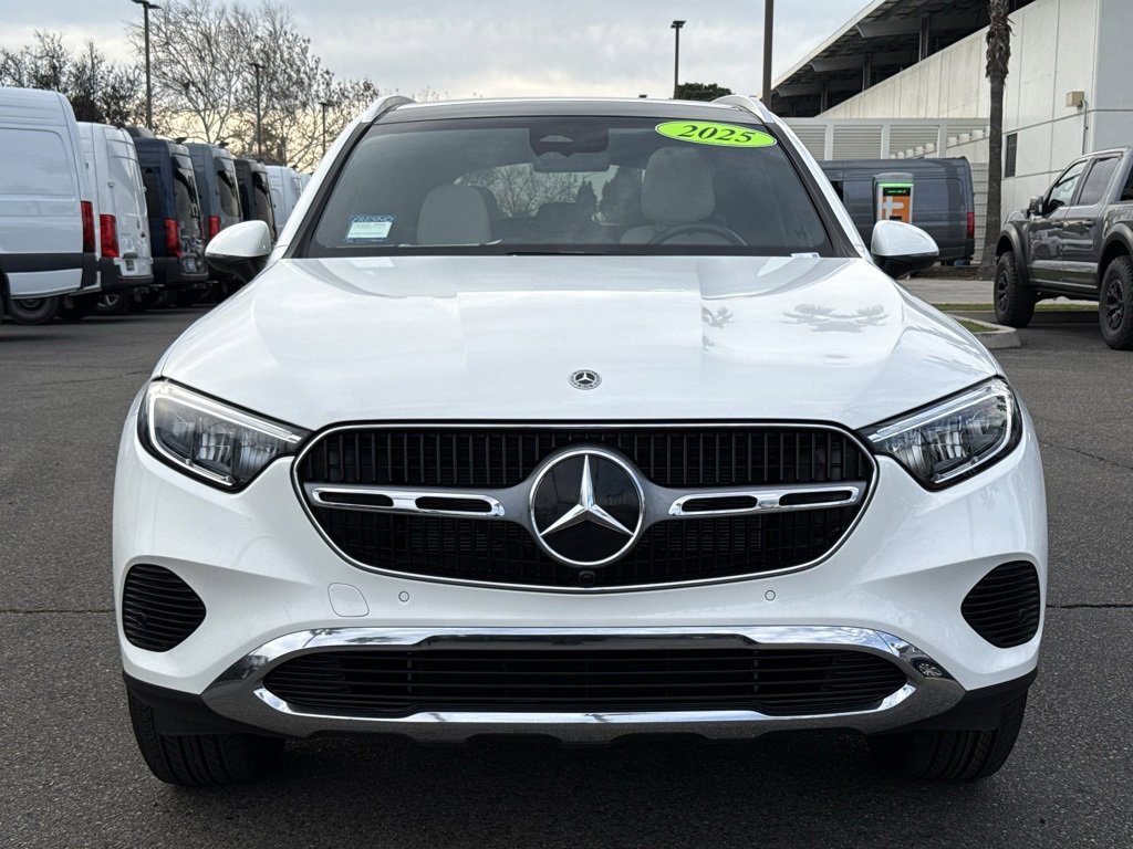 Used 2025 Mercedes-Benz GLC 300 4MATIC image 16