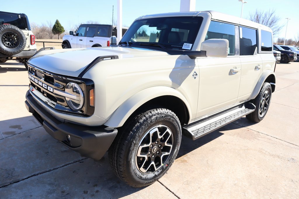 New 2025 Ford Bronco Outer Banks image 11