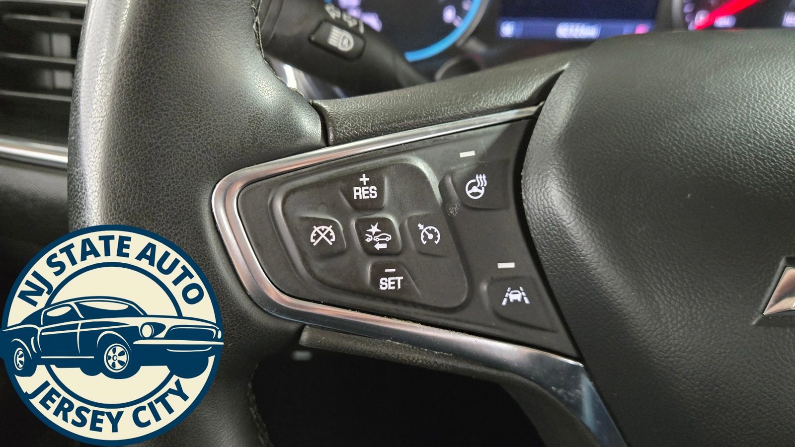 Used 2024 Chevrolet Equinox Premier AWD/4WD image 11