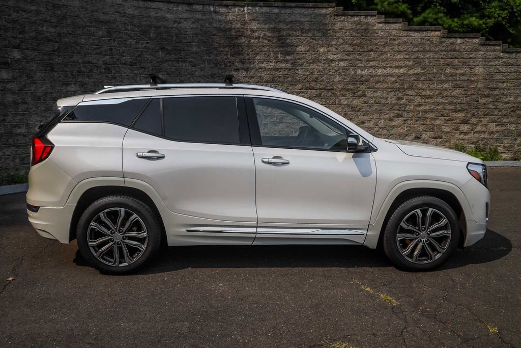 Used 2020 GMC Terrain Denali w/ Denali Premium Package image 3
