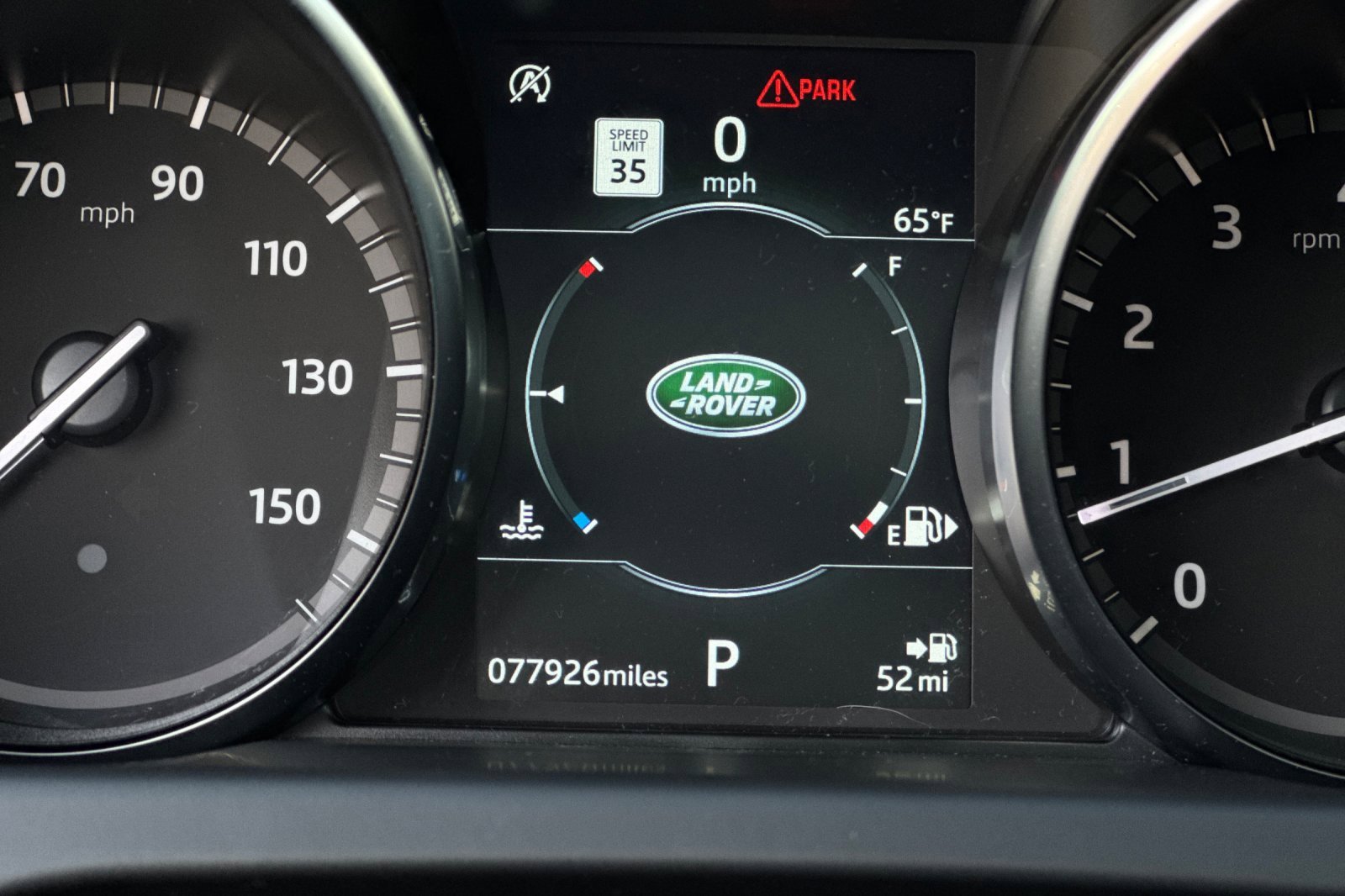 Used 2019 Land Rover Discovery Sport HSE image 24