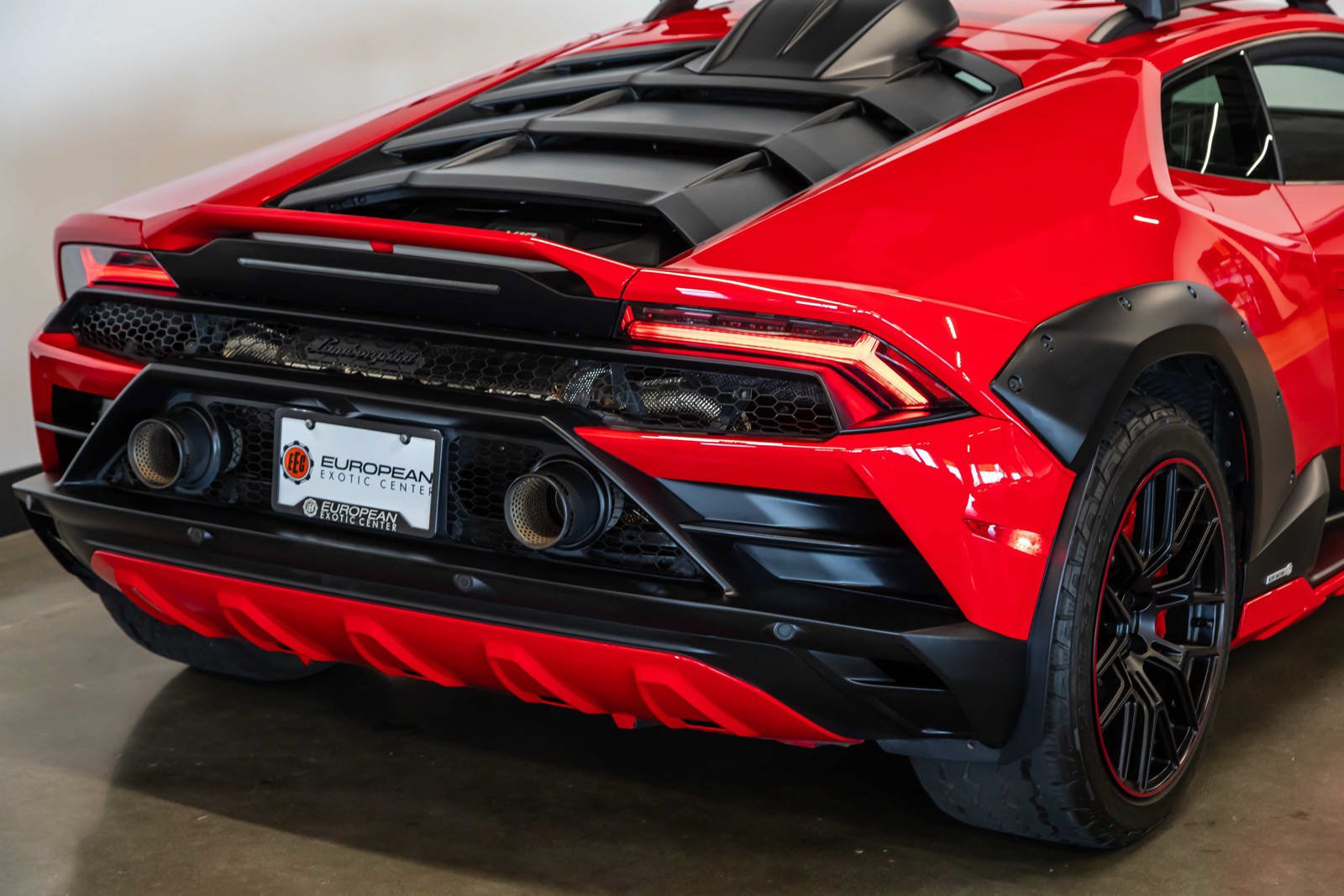 Used 2024 Lamborghini Huracan Sterrato AWD/4WD image 30