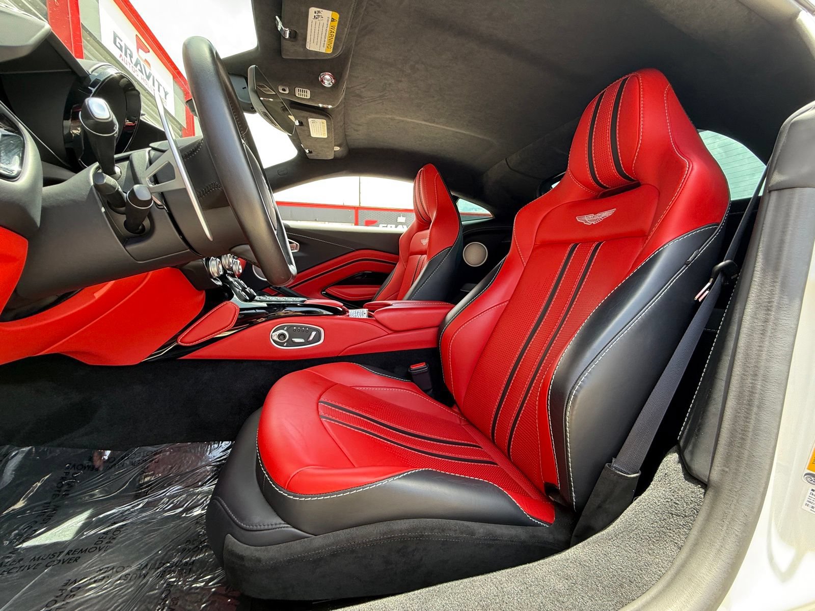 Used 2023 Aston Martin V8 Vantage Coupe RWD image 26