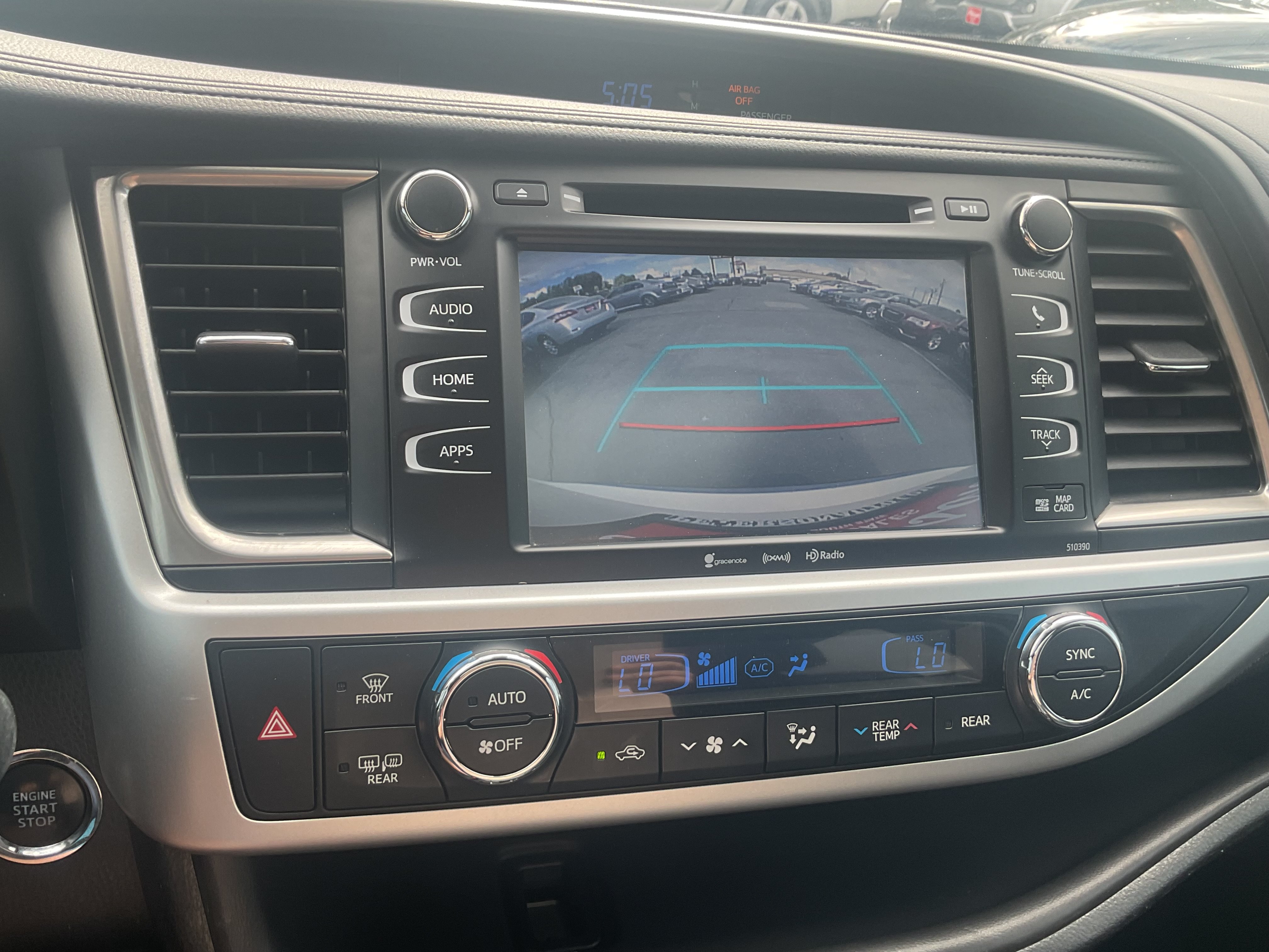 Used 2019 Toyota Highlander SE AWD/4WD image 19