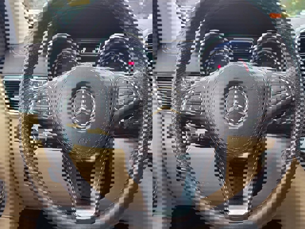 Used 2017 Mercedes-Benz GLS 450 4MATIC image 19