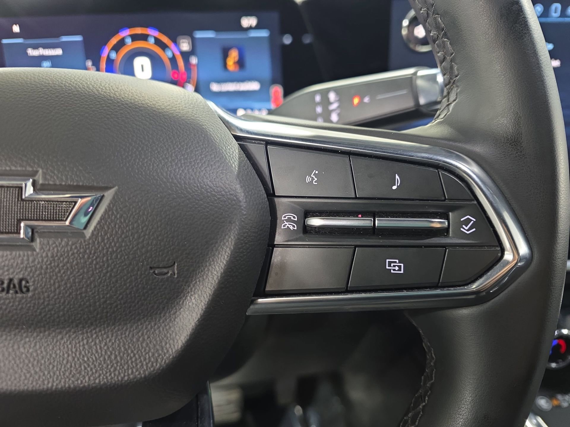 Used 2025 Chevrolet Tahoe Z71 AWD/4WD image 18