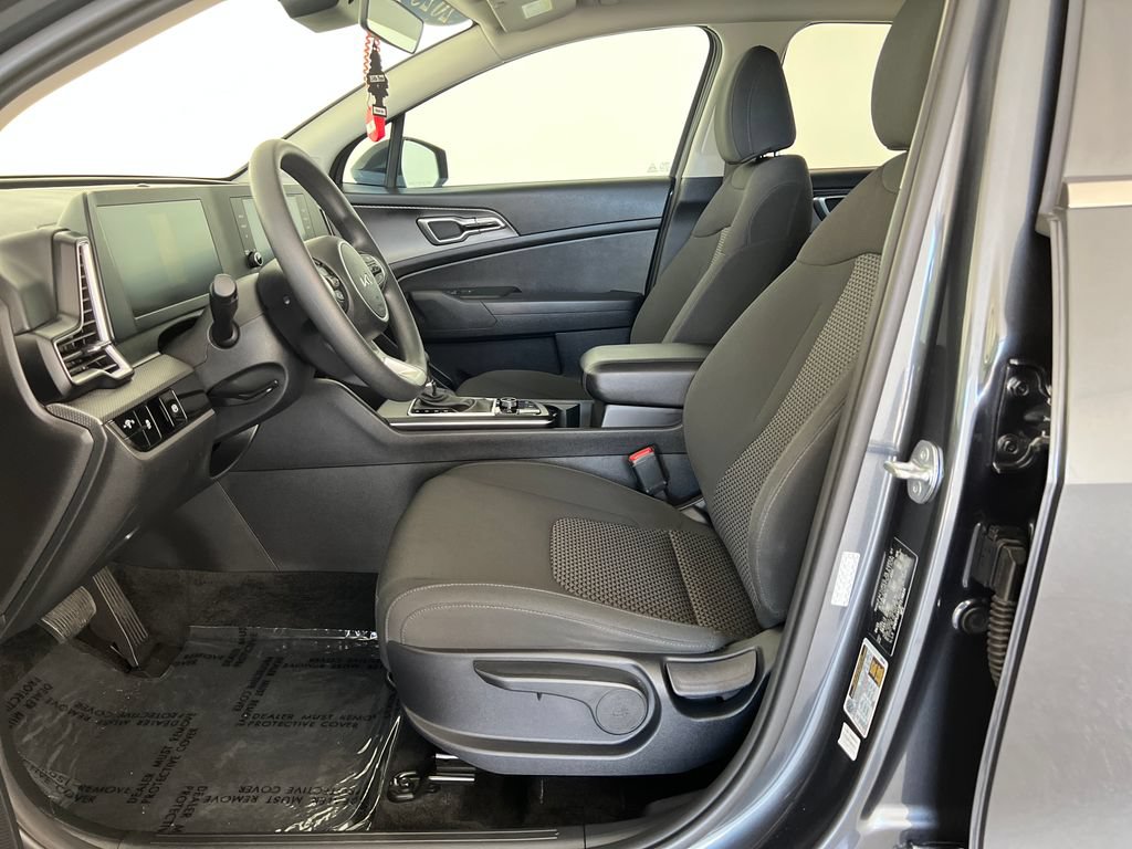 Used 2023 Kia Sportage LX FWD image 11