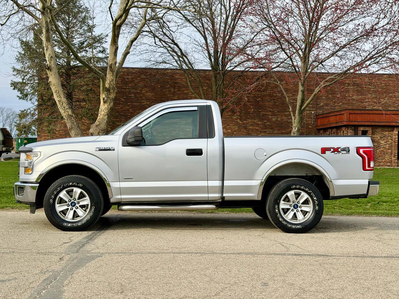 Used 2016 Ford F150 XL w/ Equipment Group 101A Mid image 3