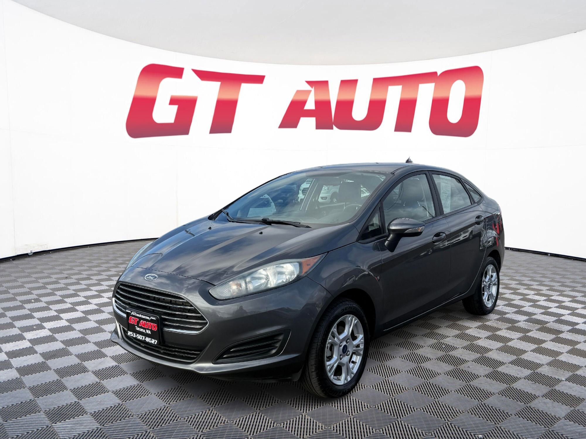 Used 2016 Ford Fiesta SE image 3