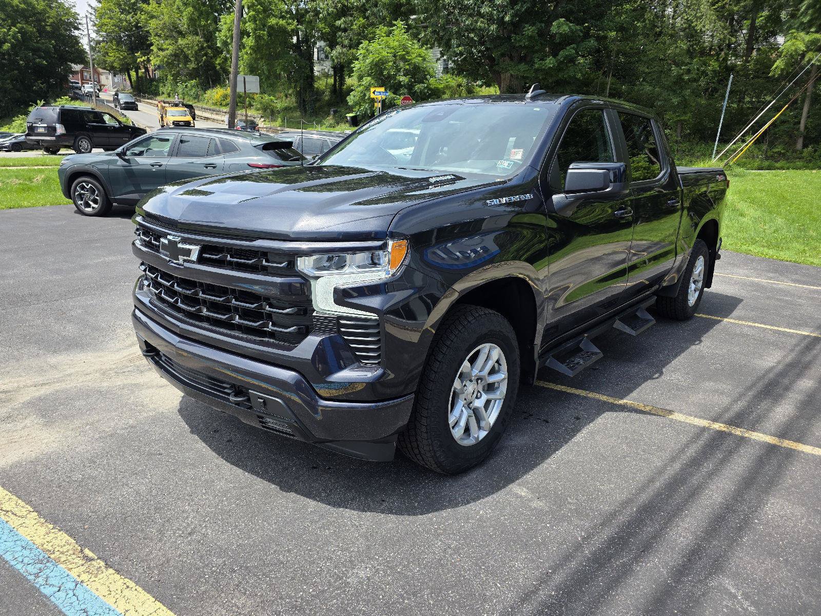 Used 2024 Chevrolet Silverado 1500 RST w/ Max Trailering Package AWD/4WD image 4