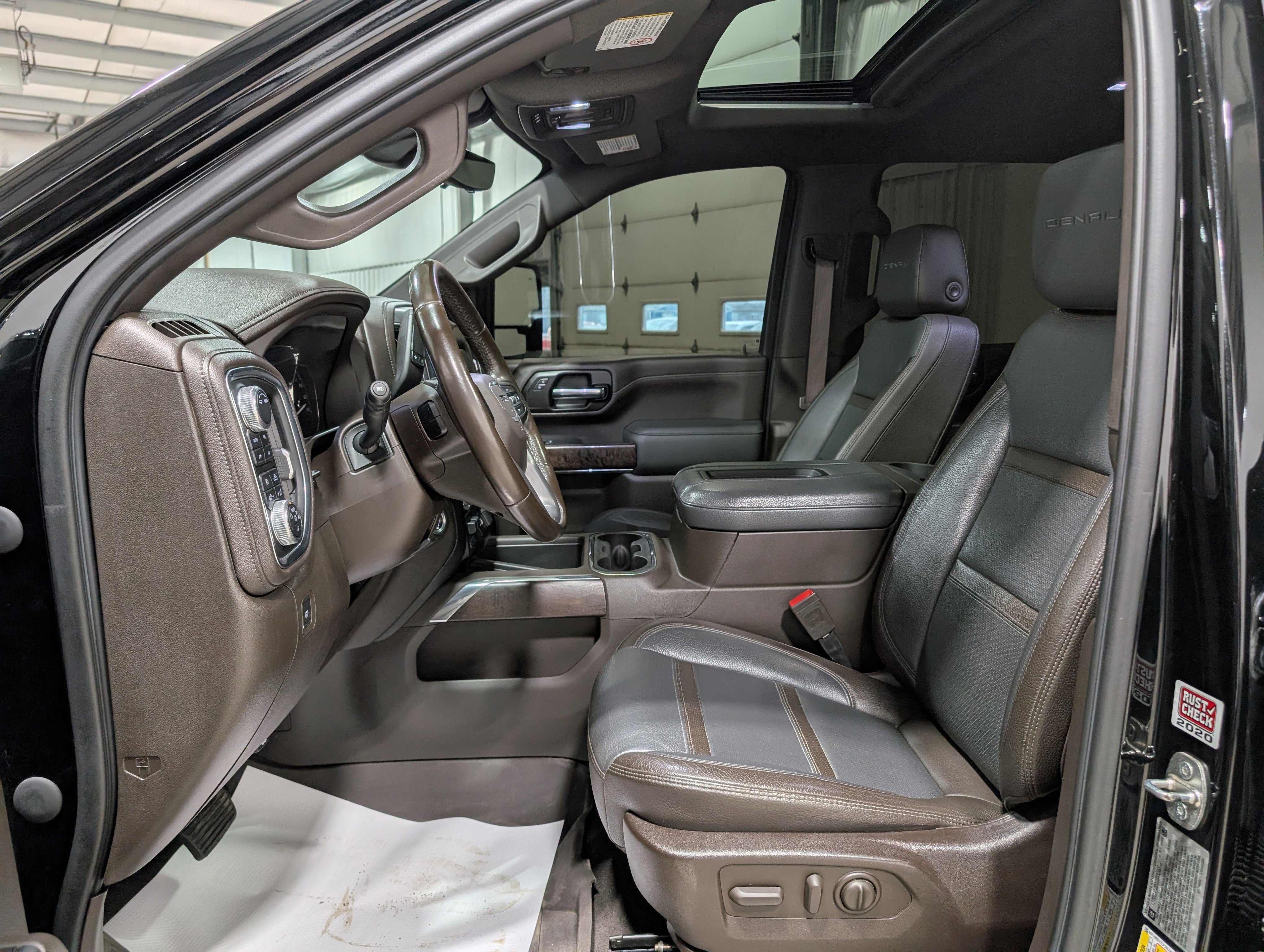 Used 2020 GMC Sierra 2500 Denali w/ Denali Ultimate Package AWD/4WD image 17