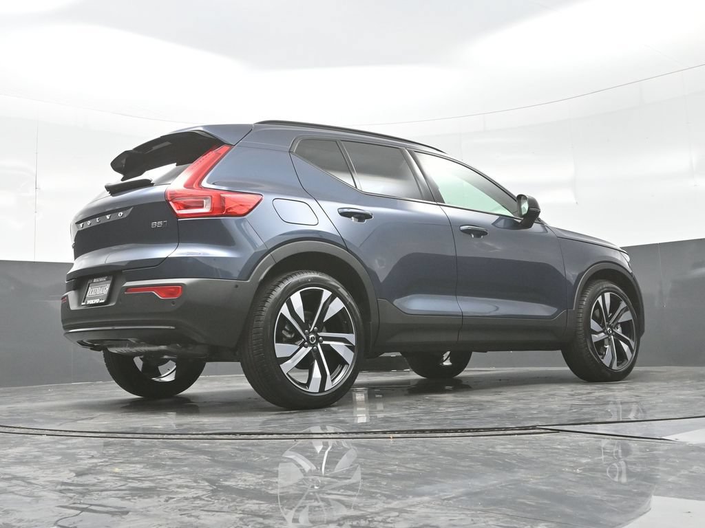 New 2026 Volvo XC40 B5 Ultra w/ Protection Package Premier AWD/4WD image 28