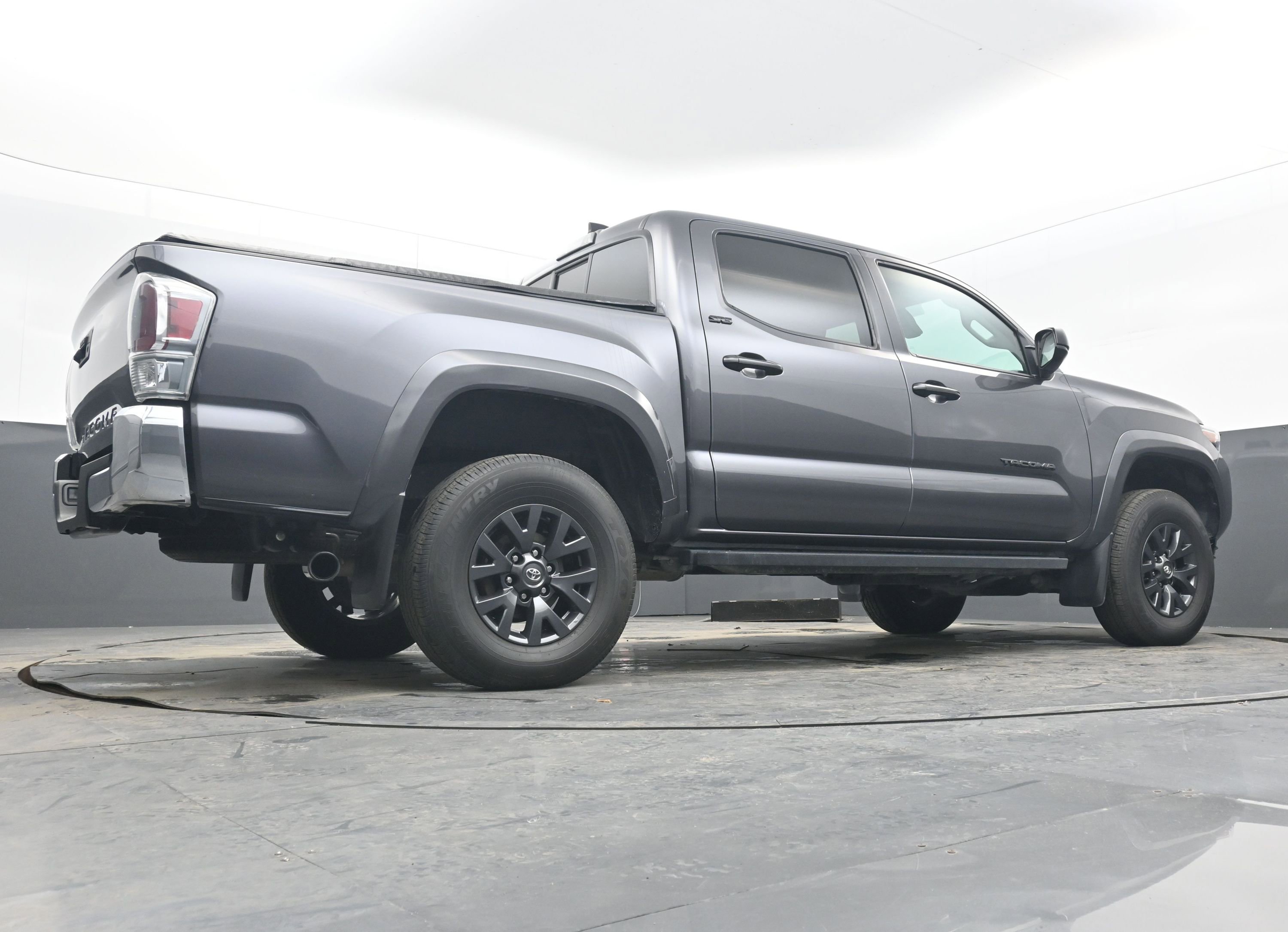 Used 2022 Toyota Tacoma SR5 w/ SR5 Appearance Package (SM) image 28