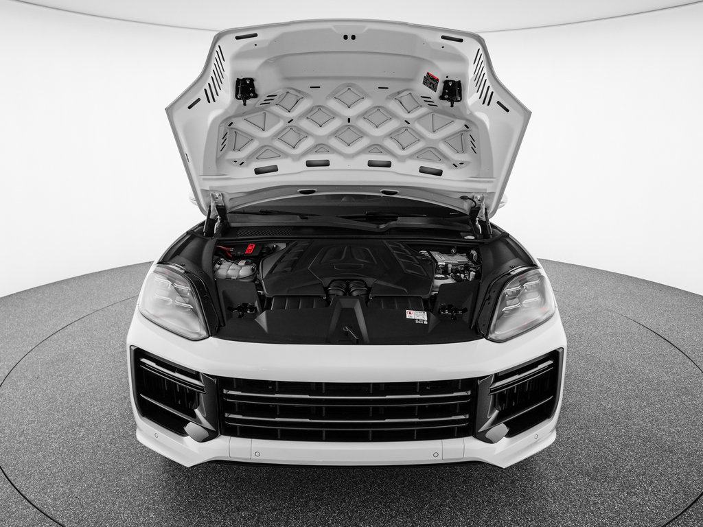 Used 2024 Porsche Cayenne Turbo AWD/4WD image 40