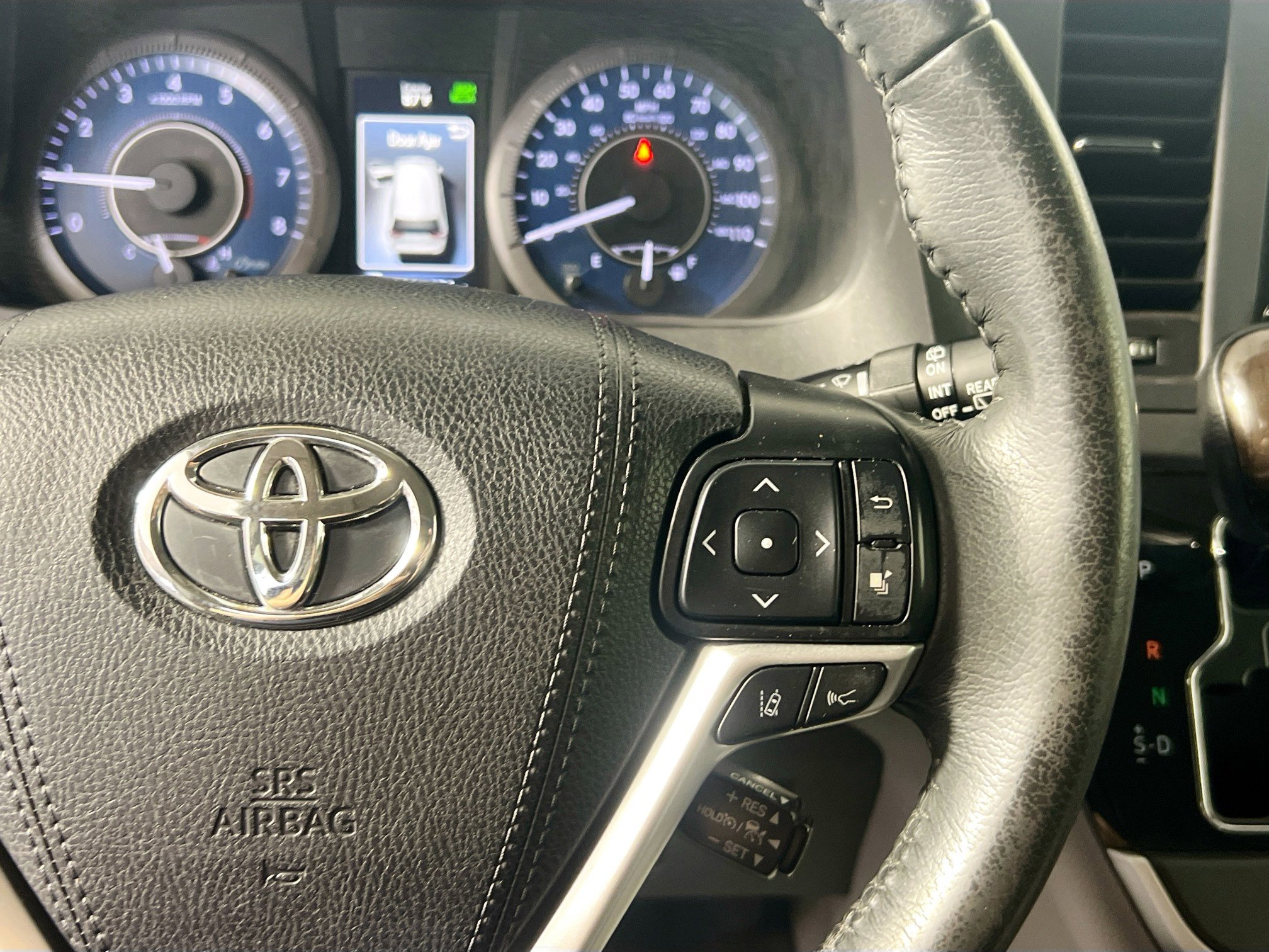 Used 2020 Toyota Sienna XLE image 19