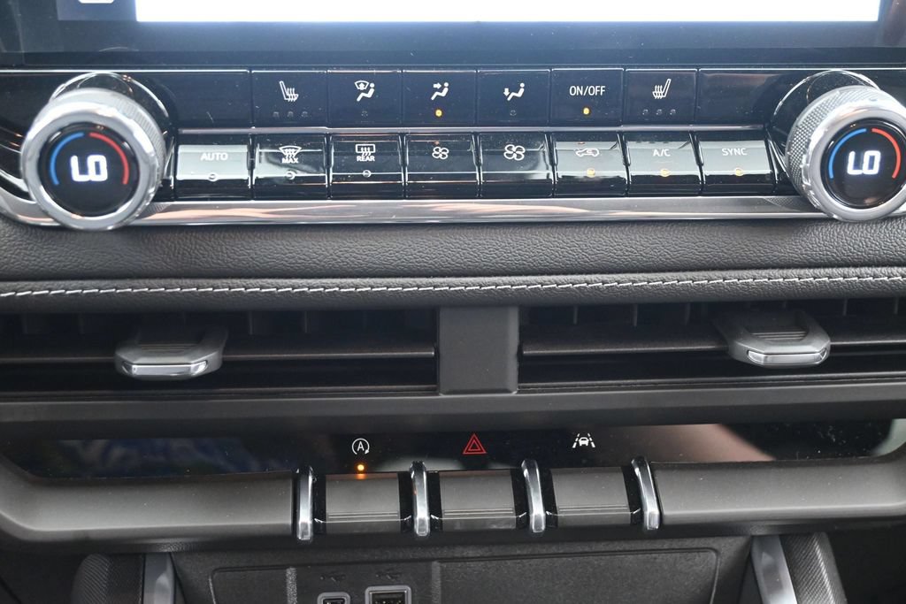 New 2026 Chevrolet Colorado LT w/ LT Convenience Package AWD/4WD image 19
