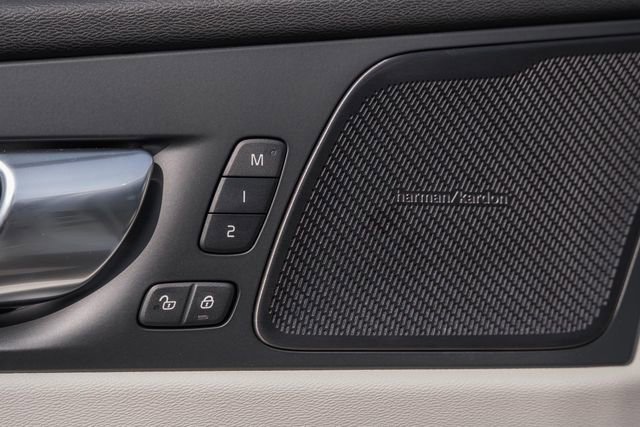 New 2026 Volvo XC60 T8 Ultra w/ Protection Package Premier image 38