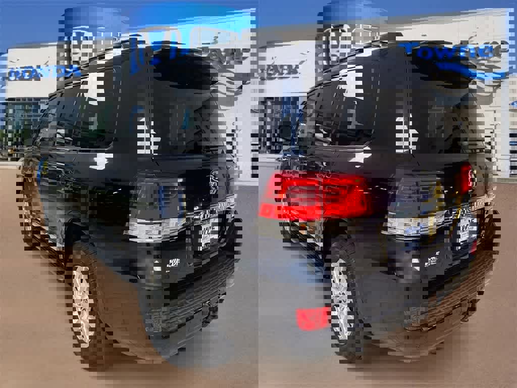 Used 2016 Toyota Land Cruiser image 6