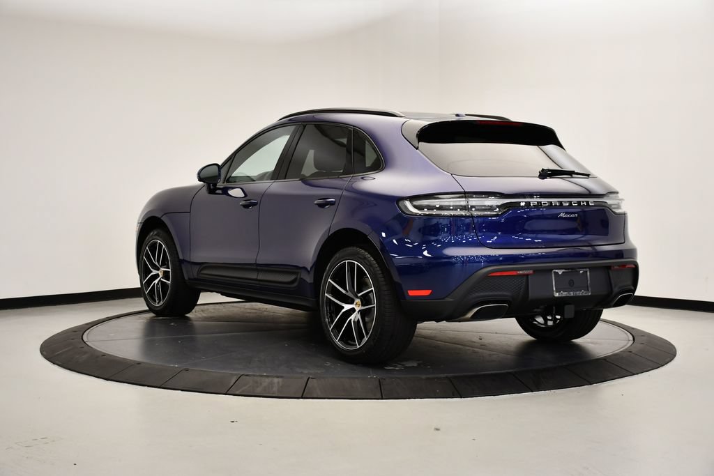 Certified 2026 Porsche Macan AWD/4WD image 3