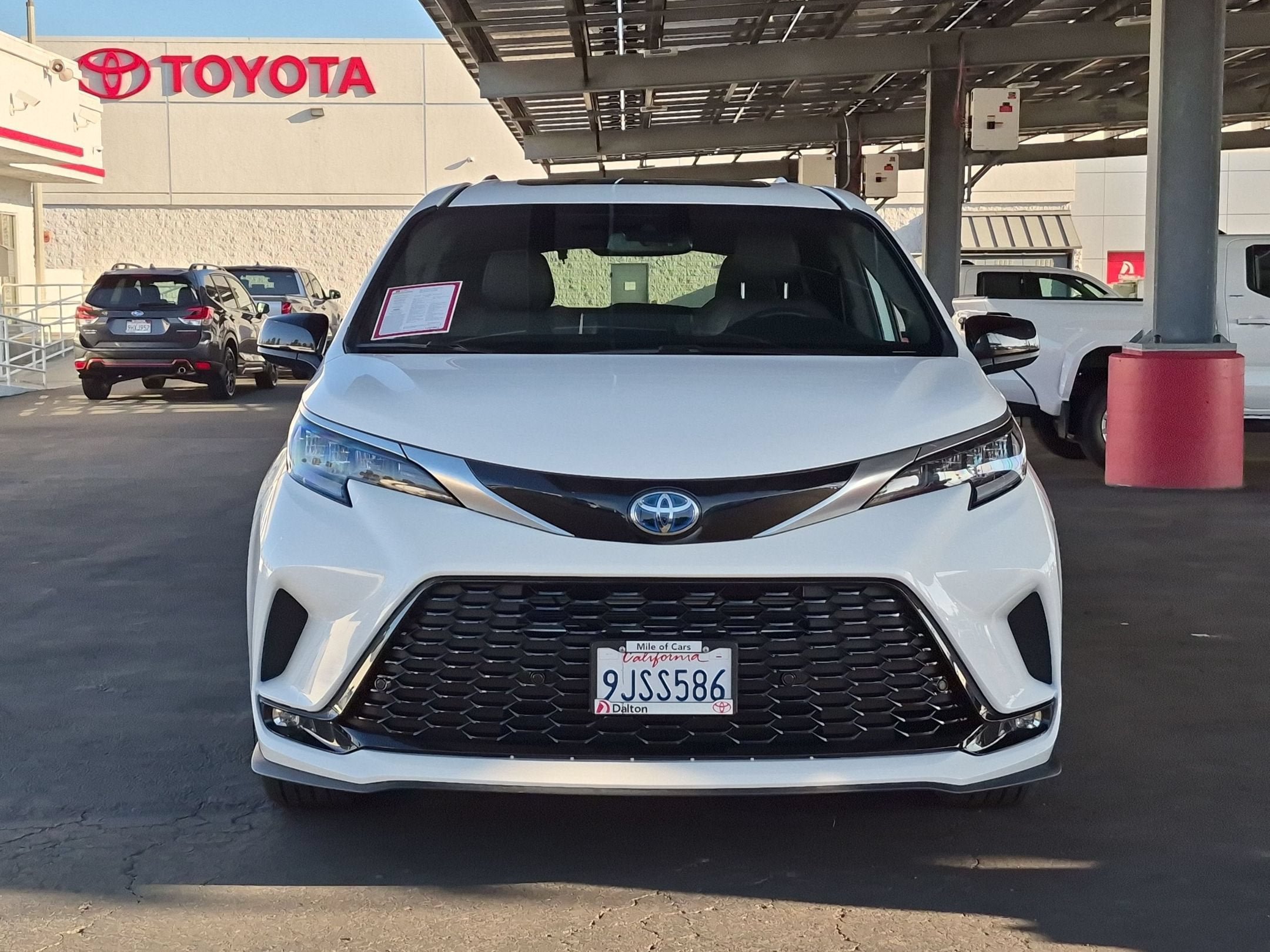 Certified 2024 Toyota Sienna XSE w/ XSE Plus Package FWD image 3
