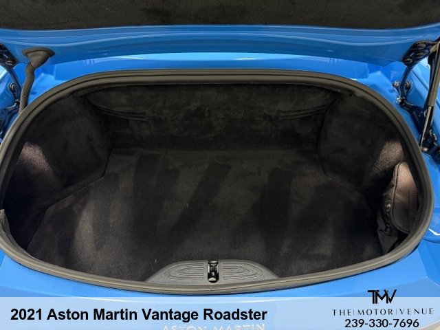 Used 2021 Aston Martin V8 Vantage Roadster RWD image 29