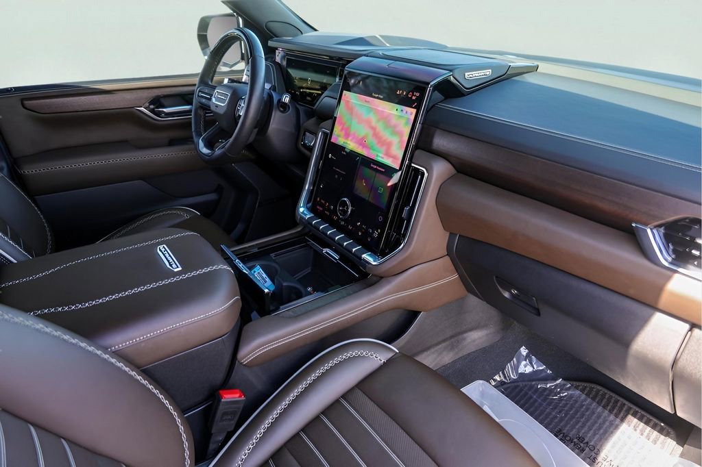 Certified 2025 GMC Yukon Denali Ultimate image 35