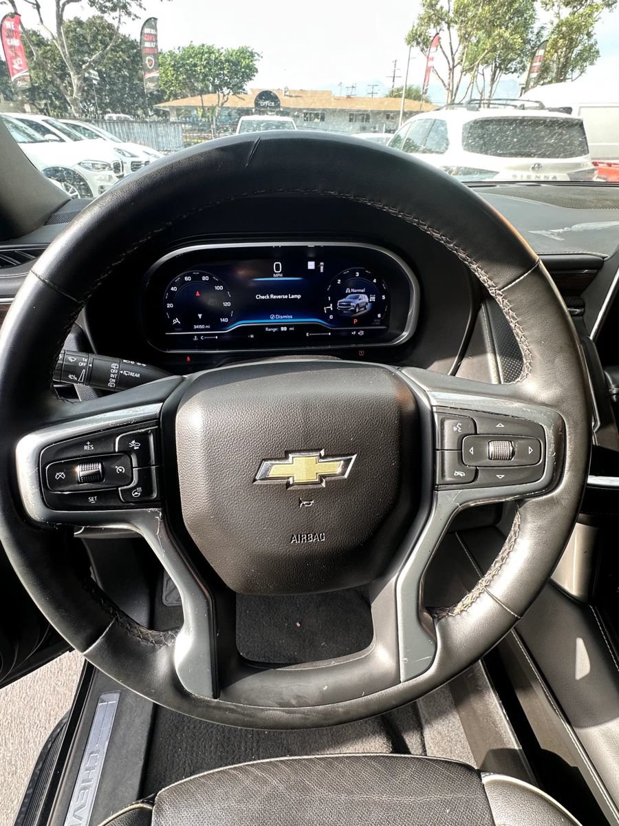 Used 2023 Chevrolet Suburban Premier AWD/4WD image 4
