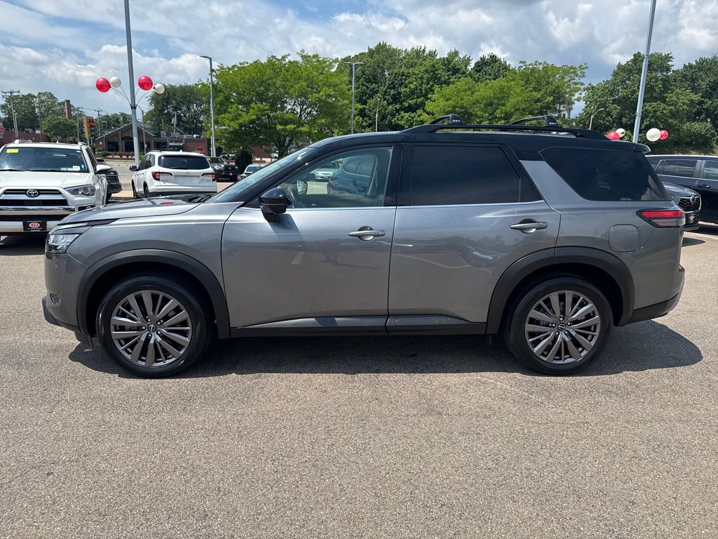 Used 2023 Nissan Pathfinder SL w/ SL Premium Package AWD/4WD image 6