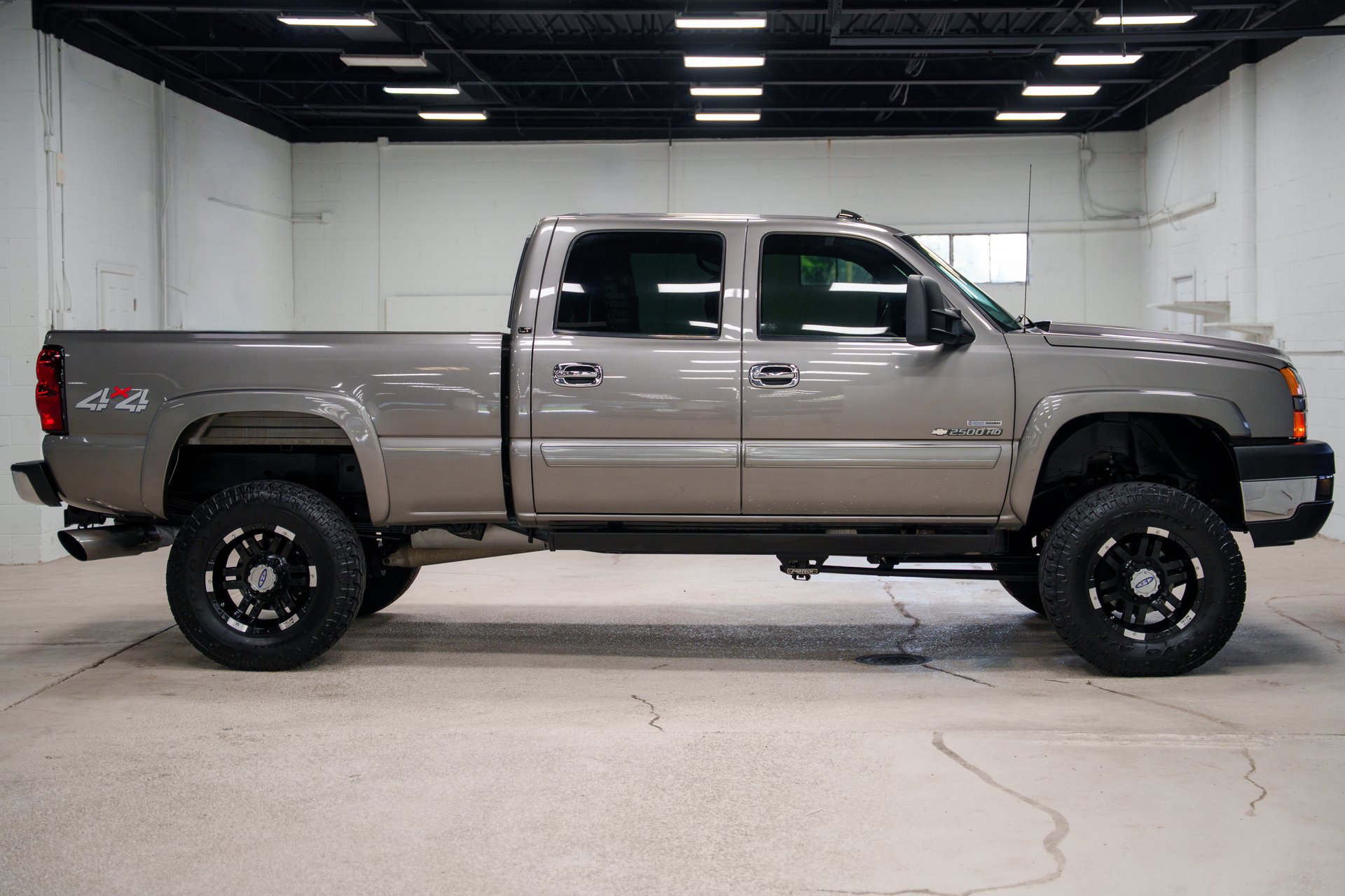 Used 2007 Chevrolet Silverado 2500 LT w/ Heavy-Duty Power Package AWD/4WD image 16
