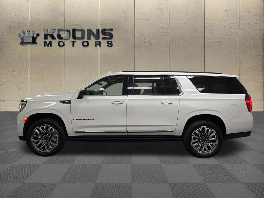 Used 2023 GMC Yukon XL Denali Ultimate AWD/4WD image 4