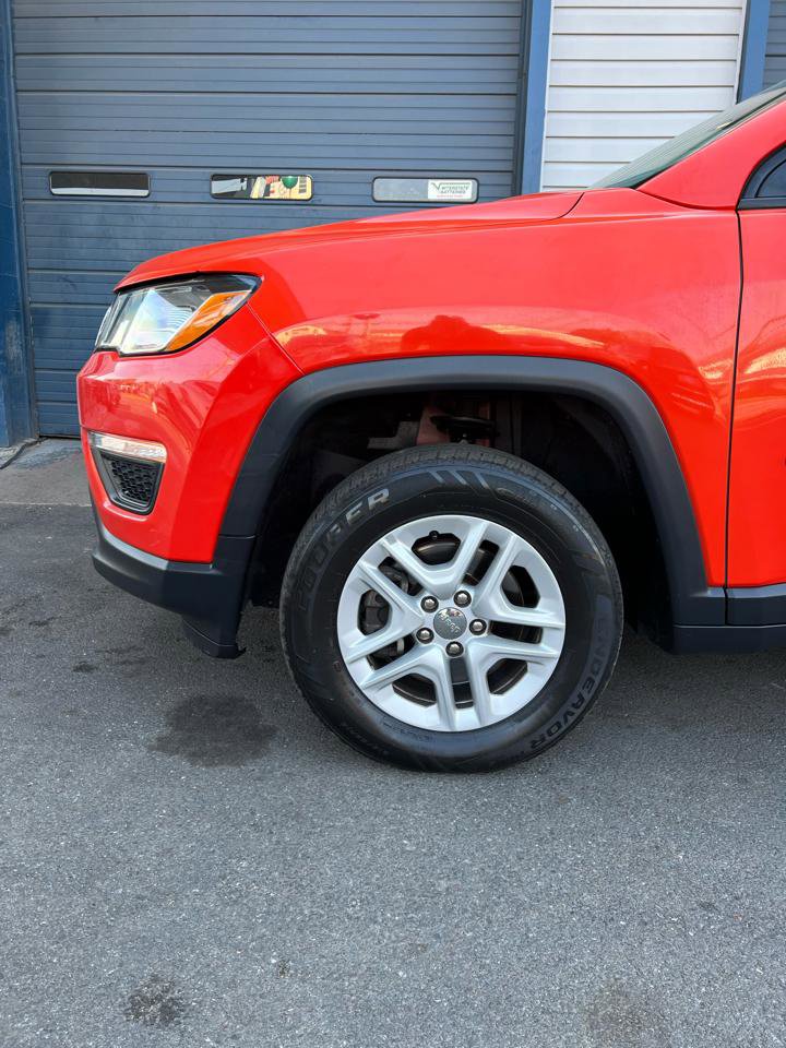 Used 2018 Jeep Compass Sport w/ Tech Group image 2